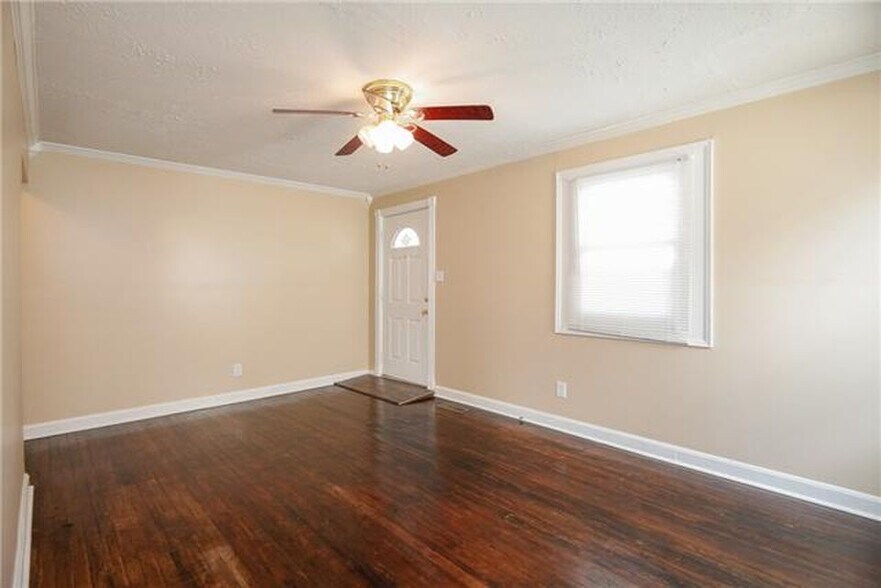 Living Room - 106 Sadler Court