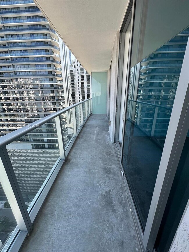 Building Photo - 1100 S Miami Ave