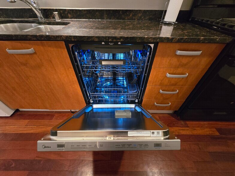 Building Photo - 1360 W Estes Ave