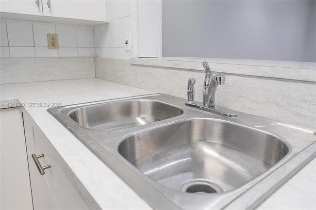 Building Photo - 8480 SW 154th Cir Ct