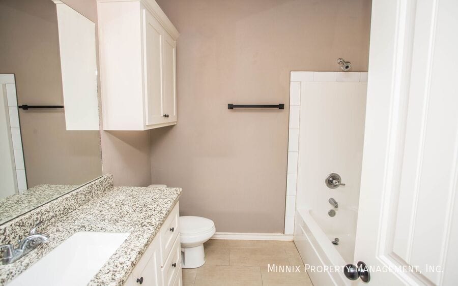 Building Photo - 1503 Avenue O