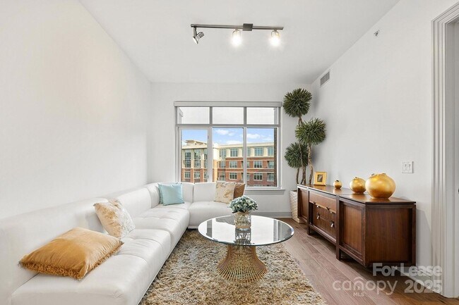 Building Photo - 125 W Tremont Ave