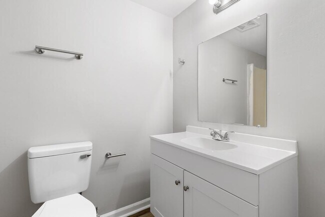 Building Photo - 104 Cone St