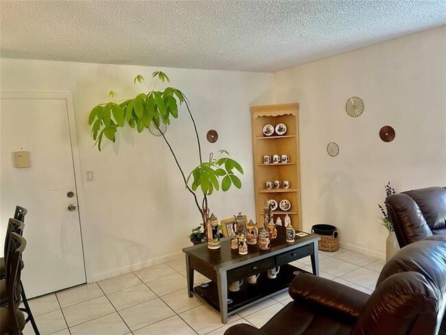 Building Photo - 9360 S Belfort Cir