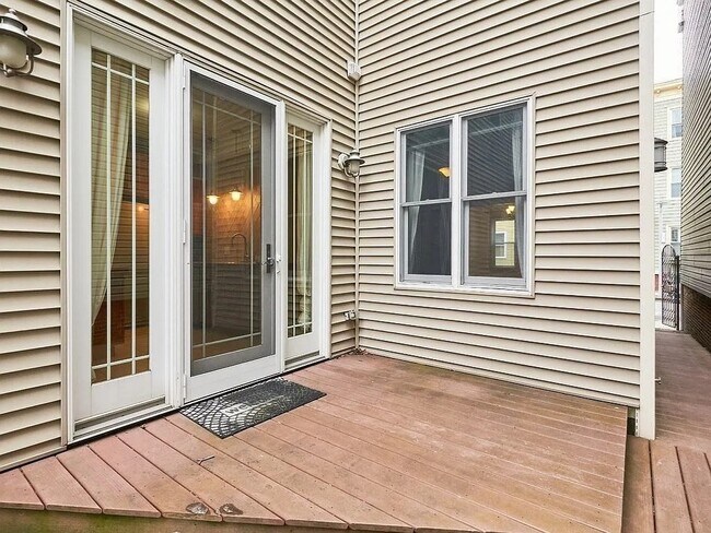Building Photo - 22 Trenton St