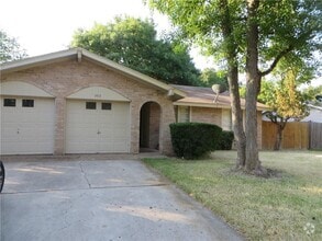 Building Photo - 502 Tanglewood Dr