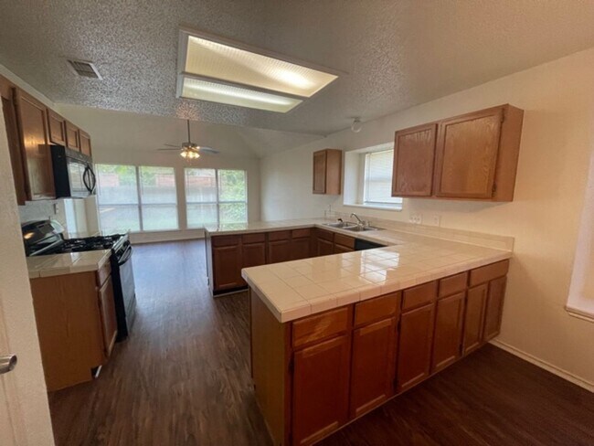 Building Photo - Nice 1 Story Home in Grand Prairie in Dall...