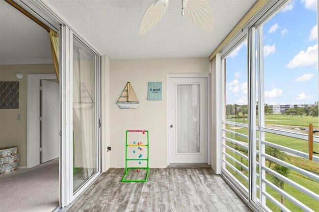 Building Photo - 4550 Pinebrook Cir