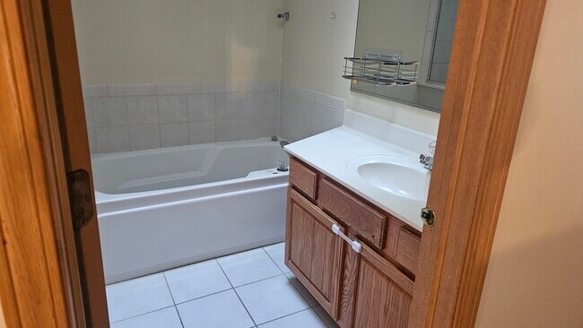 Building Photo - 1514 Meadowsedge Ln