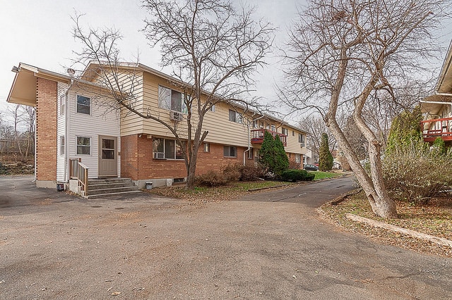 Building Photo - 1715 Camus Ln