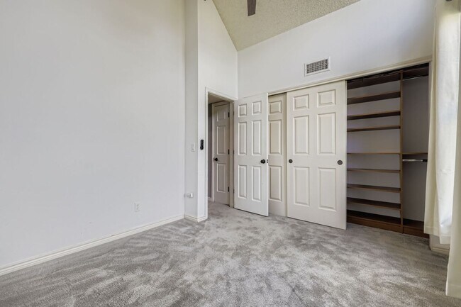 Building Photo - Move-In Ready: Serene Littleton Condo - Av...