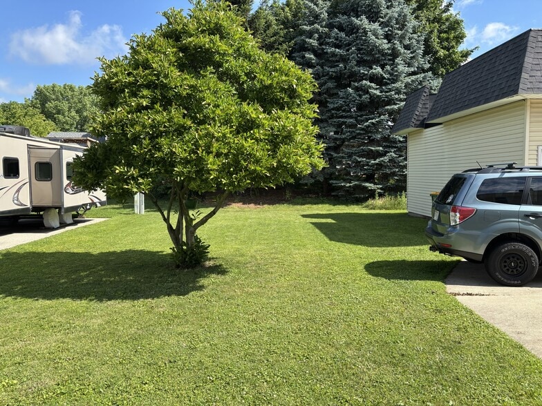 Building Photo - N169W20170 Georgetown Dr