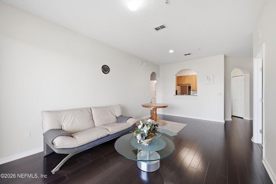 Building Photo - 7801 Point Meadows Dr