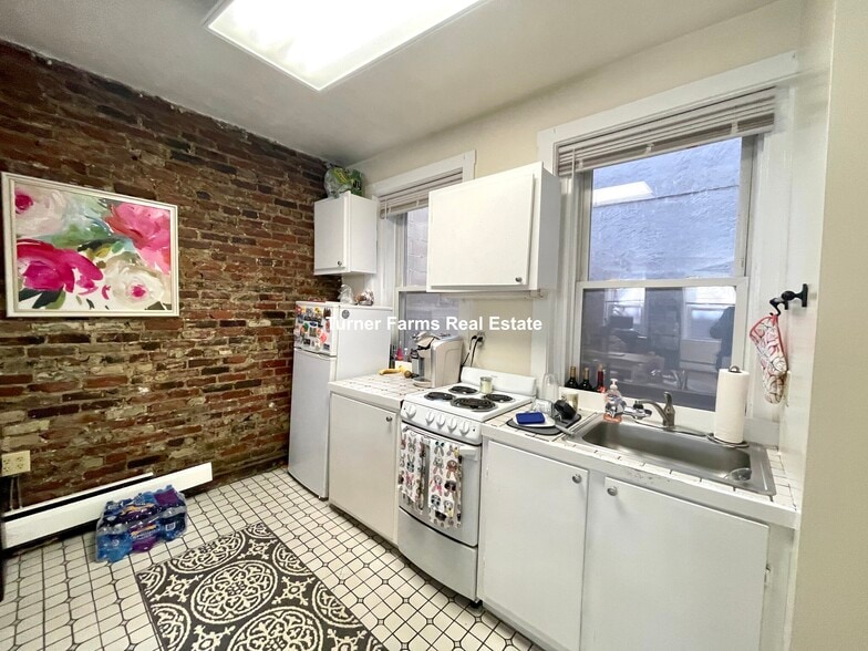 Building Photo - 15A Garden St