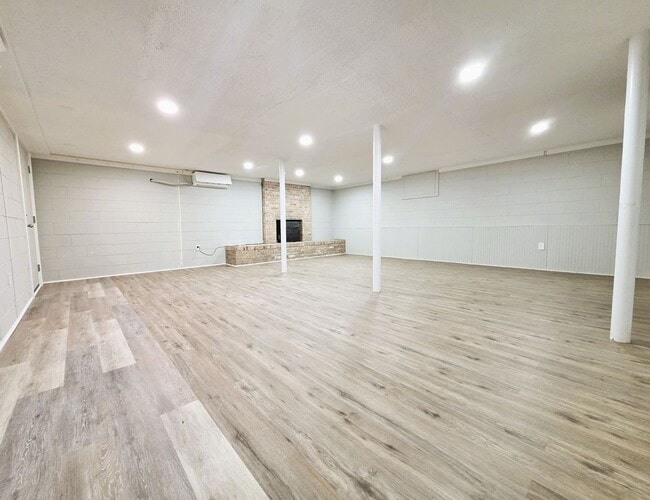 Building Photo - Remodeled ranch on large serene lot in Amelia County.