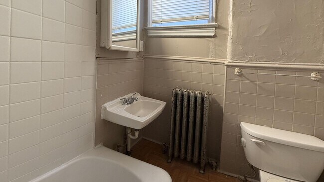 Building Photo - 1456 N 56th St