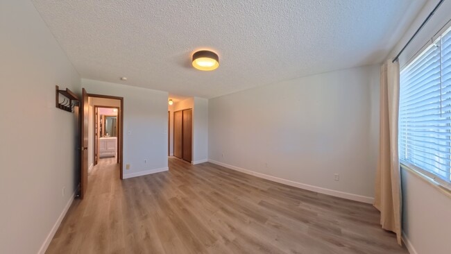Building Photo - 1112 Woodgate Dr