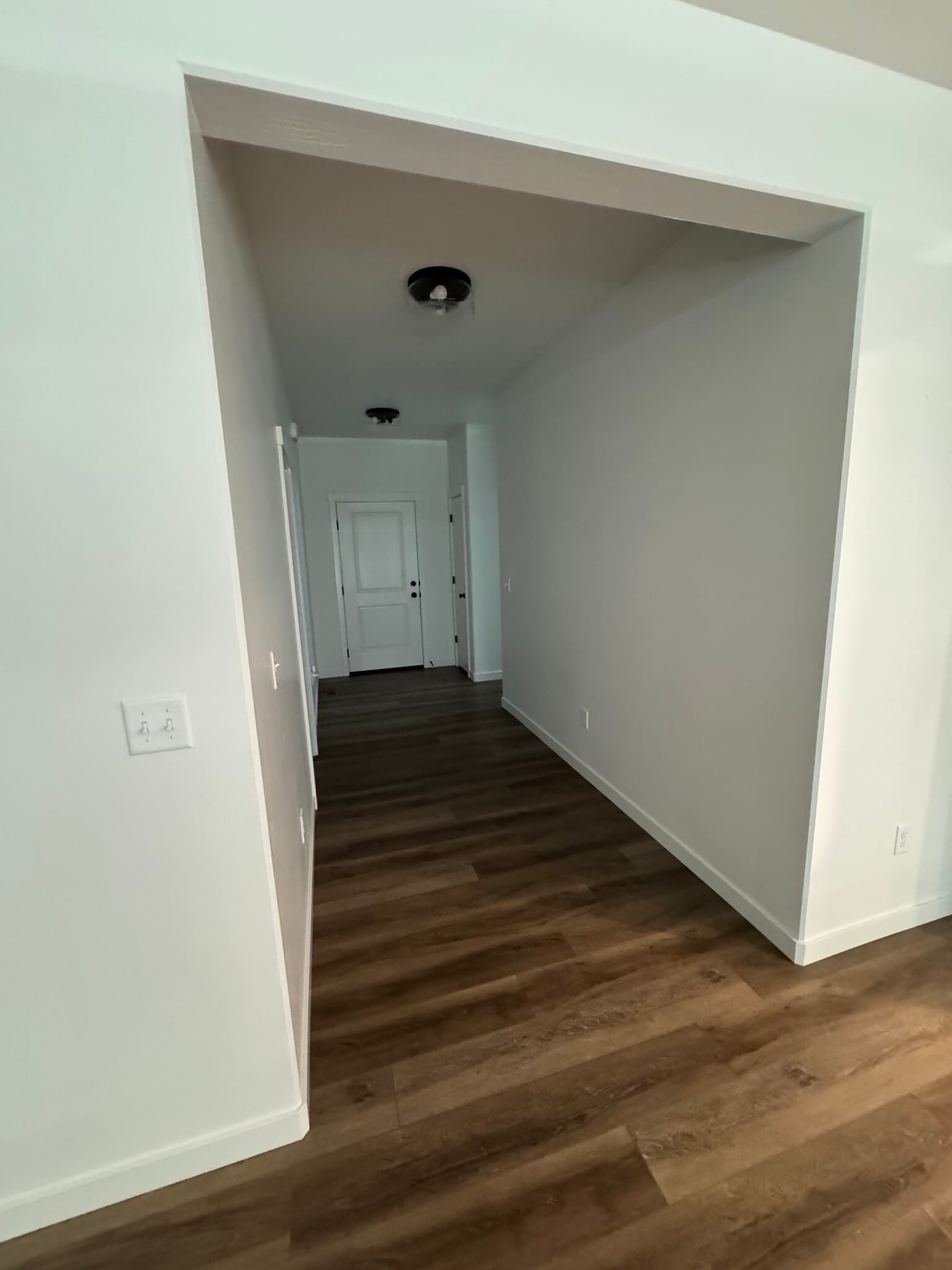 Wide hallway - 1264 Terra Ave