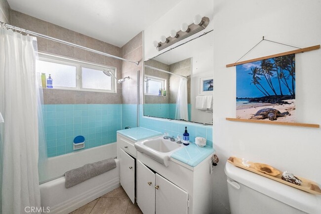 Building Photo - 128 Crescent Bay Dr