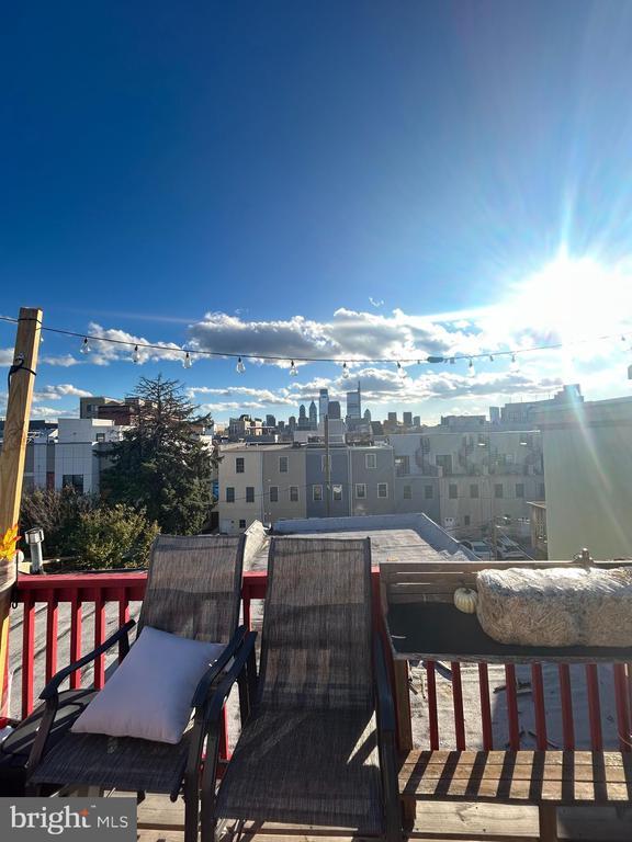 Building Photo - 1710 W Girard Ave