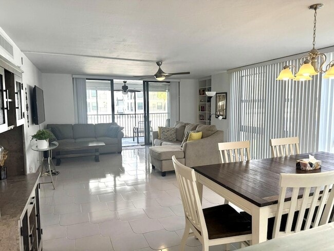 Building Photo - 1629 Riverview Rd