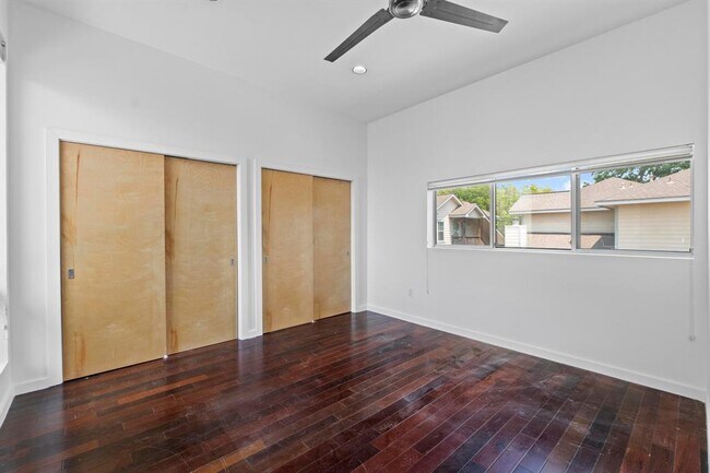 Building Photo - 508 E 53rd St