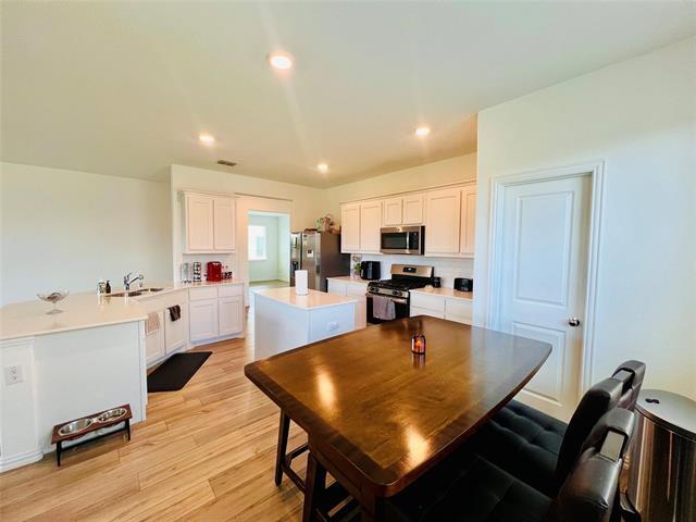Building Photo - 4334 Rowling Ave