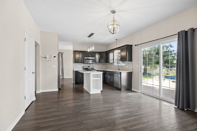 Building Photo - 384 Otto Dr