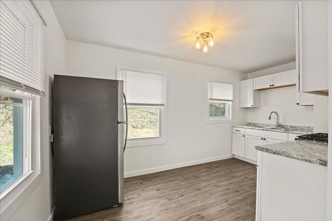 Building Photo - 3068 Worthington Ave