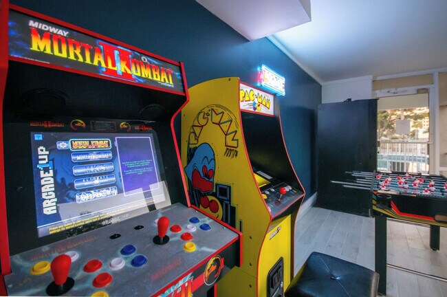 Building Photo - 1801 Withers Dr