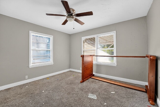 Building Photo - Charming 3-Bedroom Home on a Corner Lot in Fort Worth!