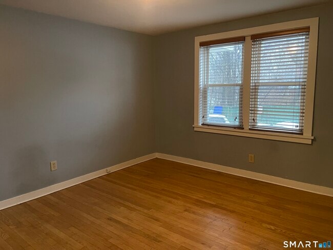 Building Photo - 80 Grassy Plain St