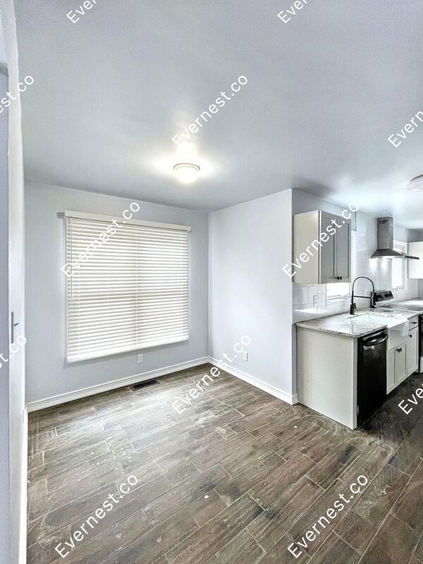 Building Photo - 7515 Fawndale Dr