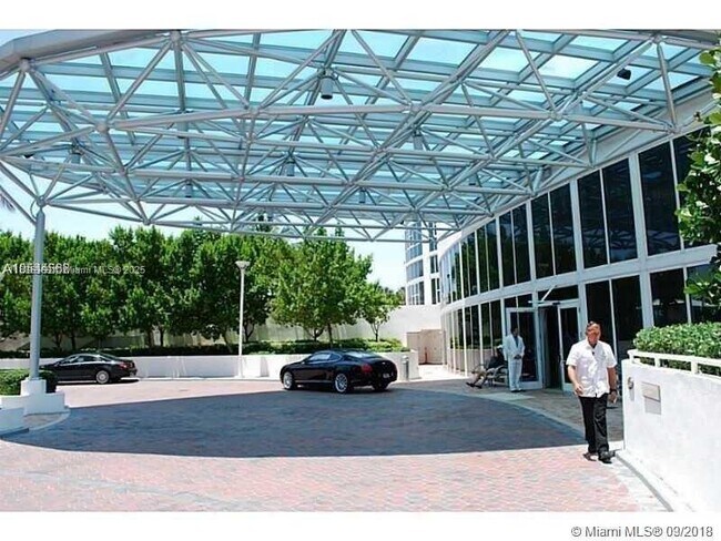 Building Photo - 18201 Collins Ave