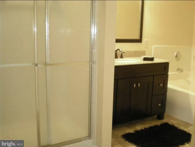 Building Photo - 8903 Mallard Ct