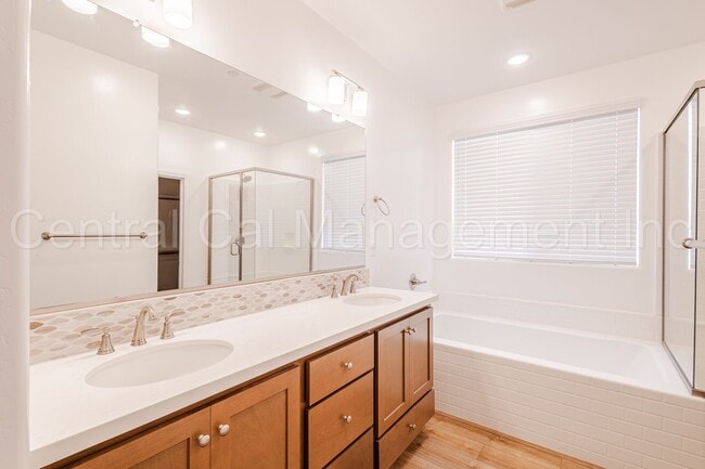Building Photo - 15810 Cole Brk Ct