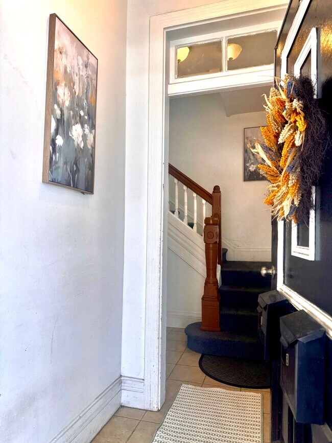 Building Photo - Victorians