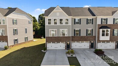 Building Photo - 2665 Grantham Place Dr