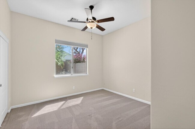 Building Photo - 4385 S Crosscreek Dr