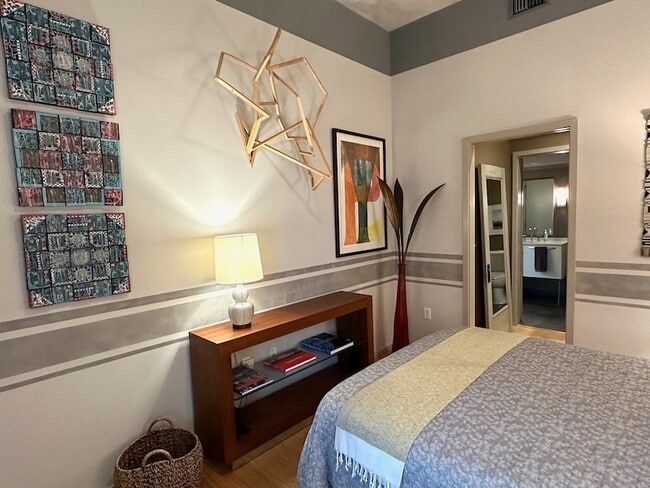 Building Photo - 700 12th Ave S