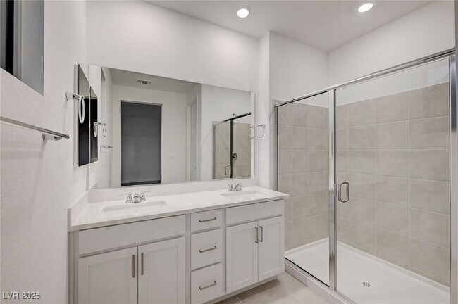 Building Photo - 2537 Monolith St