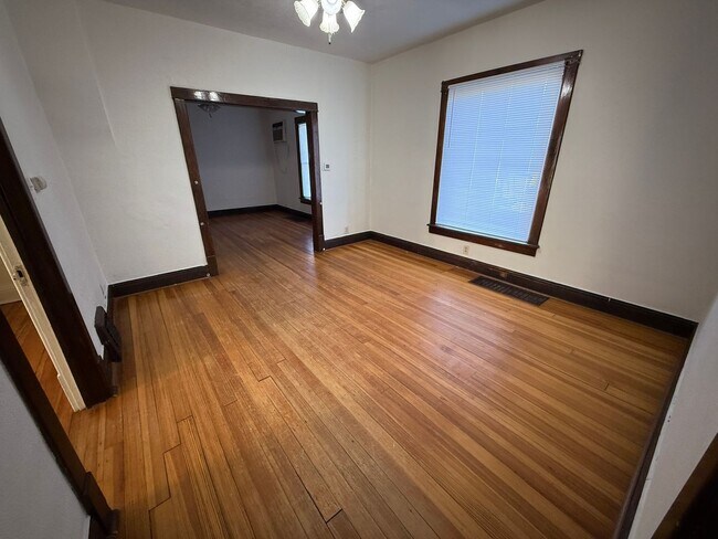 Building Photo - 2620 Chicago Ave