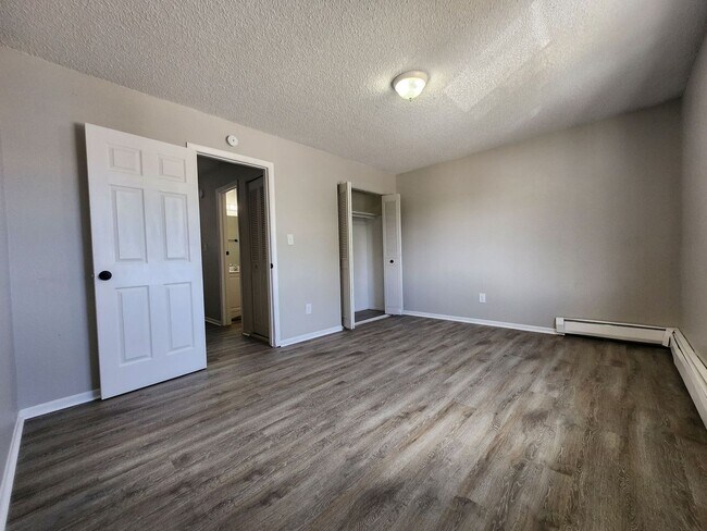 Building Photo - 49 Chestnut Dr