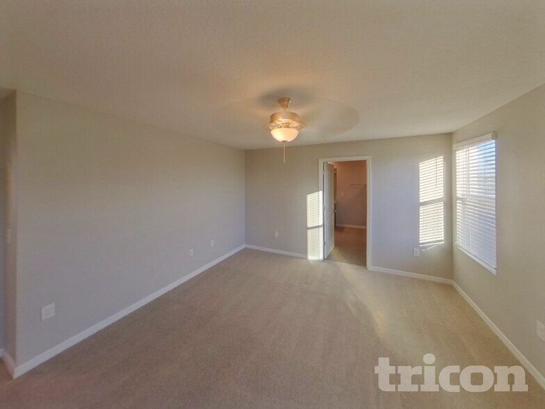 Building Photo - 10336 Flathead Dr