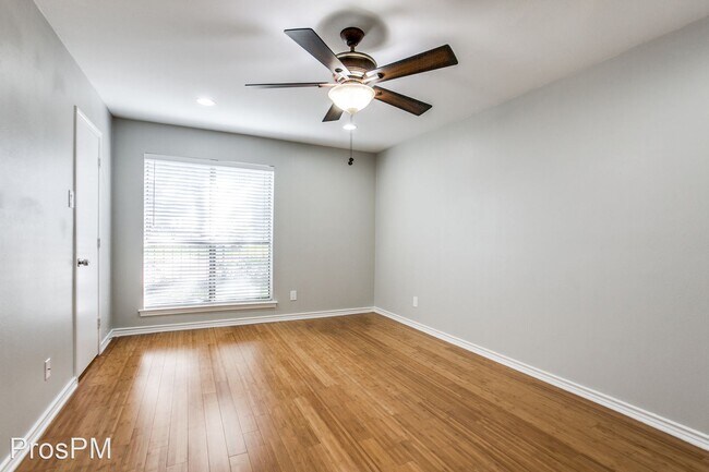 Building Photo - 1 br, 1 bath House - 7525 Holly Hill Drive...