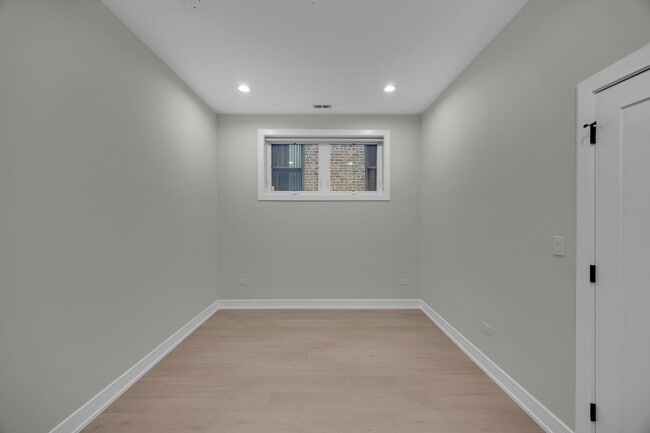 Building Photo - 4629 S Michigan Ave