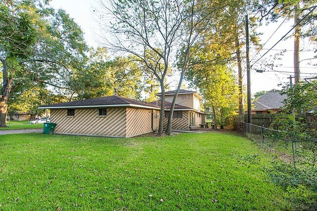 Building Photo - 6407 Nuben St