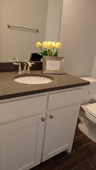 Second Full Bath with Single Vanity - 4926 Villas Drive
