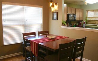 Building Photo - 2118 Erin Lane