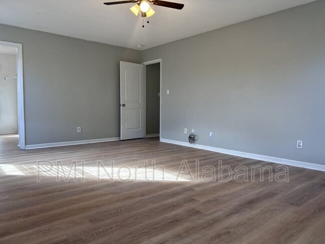 Building Photo - 379 Jasmine Dr
